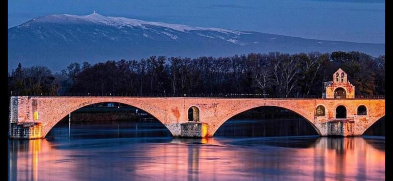 مبيت وإفطار Châteauneuf-de-Gadagne Un Soir Sous Les Etoiles المظهر الخارجي الصورة